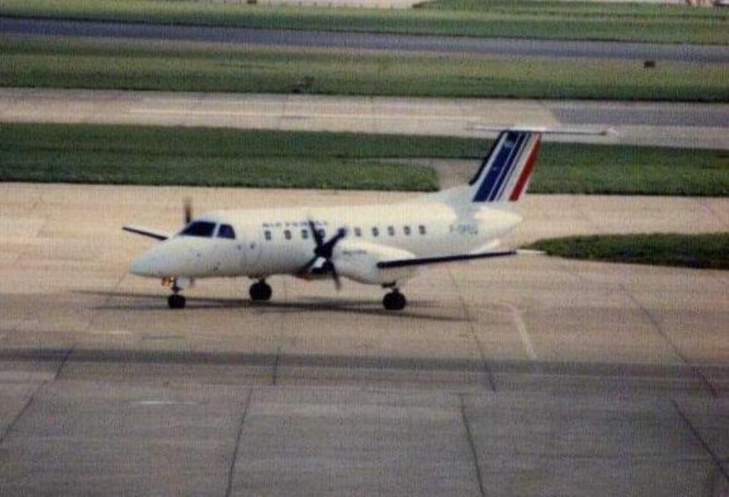 Photo of aircraft F-GFEQ operated by Air Littoral