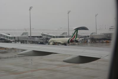 Photo of aircraft EI-IMJ operated by Alitalia