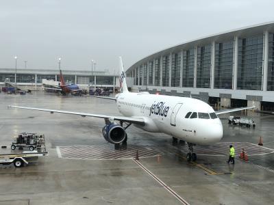Photo of aircraft N586JB operated by JetBlue Airways