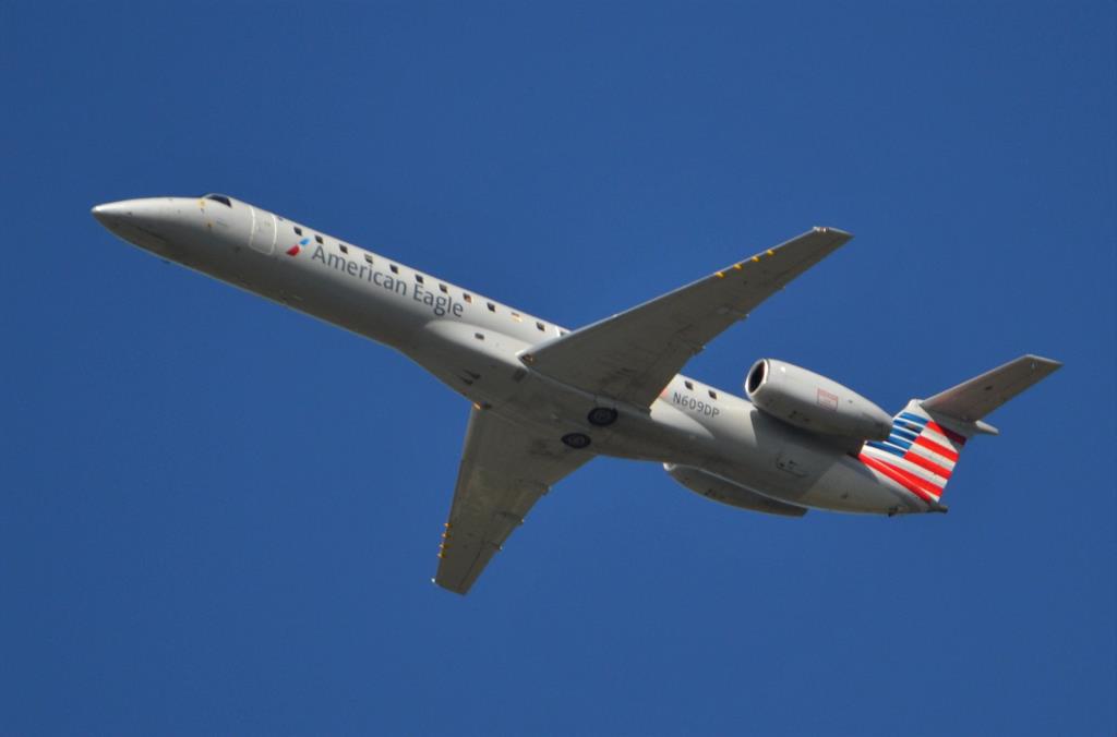 Photo of aircraft N609DP operated by American Eagle