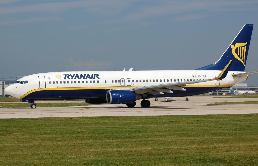 Photo of aircraft EI-CSX operated by Ryanair