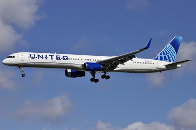 Photo of aircraft N74856 operated by United Airlines