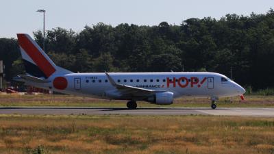Photo of aircraft F-HBXO operated by HOP!