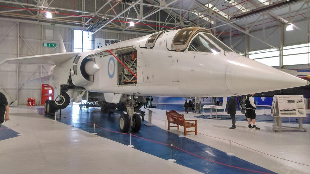 Photo of aircraft XR220 operated by Royal Aircraft Establishment