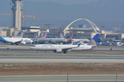 Photo of aircraft N61886 operated by United Airlines