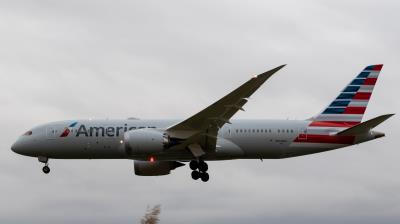 Photo of aircraft N883BM operated by American Airlines