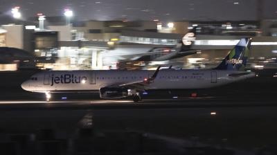 Photo of aircraft N977JE operated by JetBlue Airways