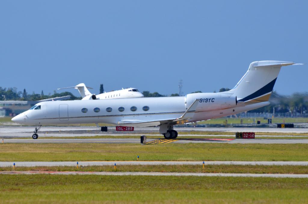 Photo of aircraft N919YC operated by DTC LLC