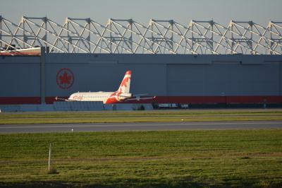 Photo of aircraft C-FYJE operated by Air Canada Rouge