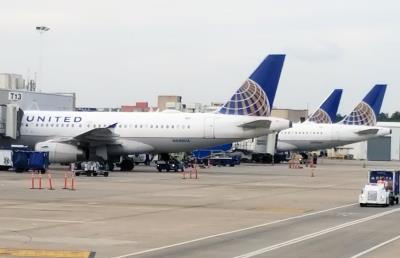 Photo of aircraft N830UA operated by United Airlines