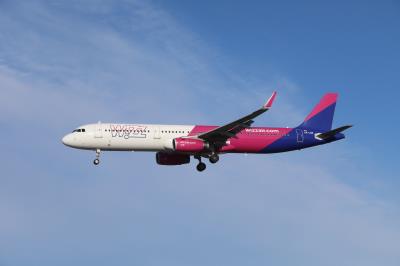 Photo of aircraft HA-LXN operated by Wizz Air