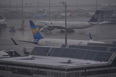 Image of aircraft registration D-ABUF - A 767-330(ER)(WL) operated by Condor