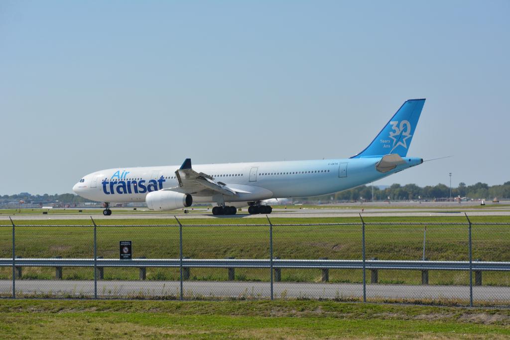 Photo of aircraft C-GKTS operated by Air Transat