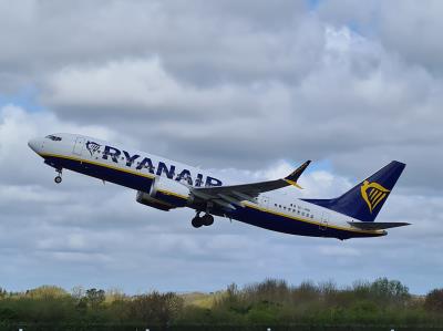 Photo of aircraft EI-IHO operated by Ryanair