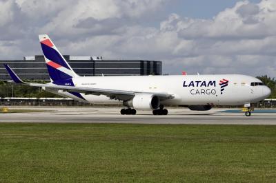 Photo of aircraft N540LA operated by LATAM Cargo Colombia