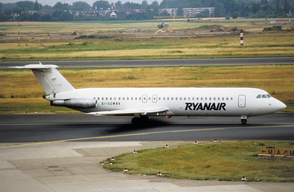 Photo of aircraft EI-CCW operated by Ryanair