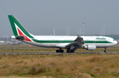 Photo of aircraft EI-DIP operated by Alitalia