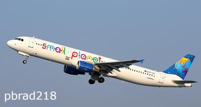 Image of aircraft registration SP-HAZ - A A321-211 operated by Small Planet Airlines Poland