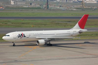 Photo of aircraft JA8558 operated by Japan Airlines