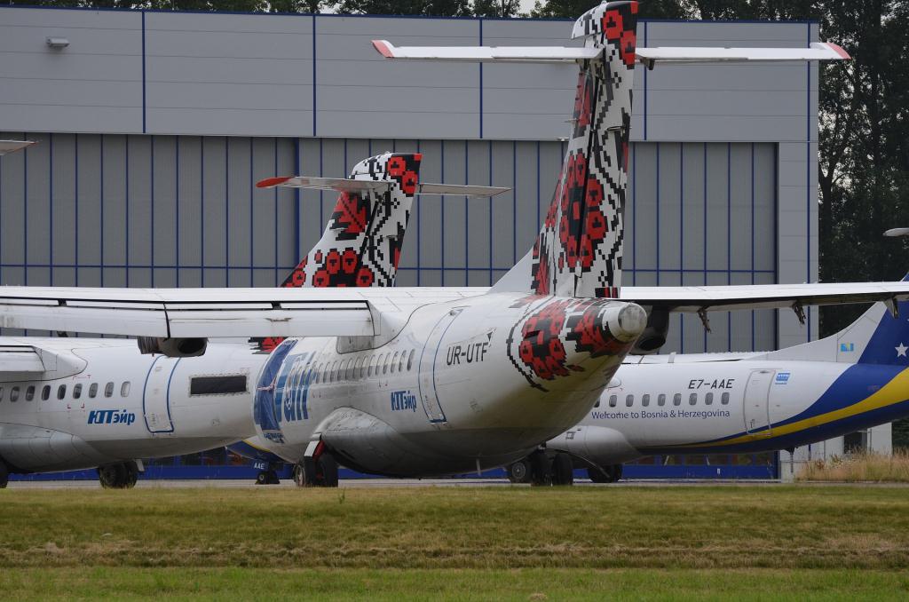Photo of aircraft UR-UTF operated by UTAir-Ukraine