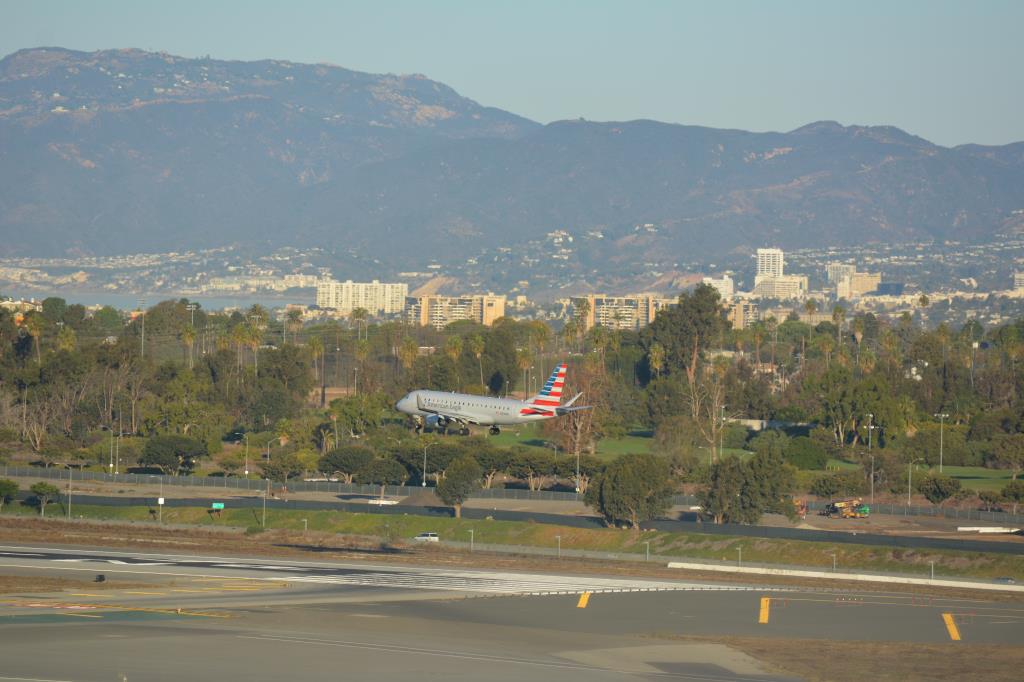 Photo of aircraft N208AN operated by American Eagle