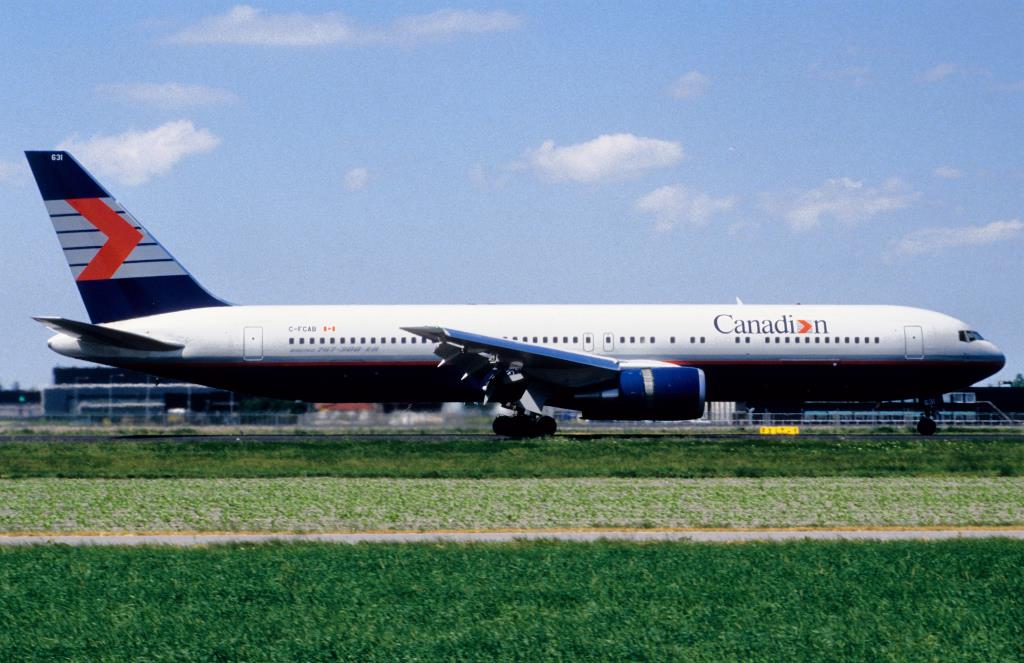 Photo of aircraft C-FCAB operated by Canadian Airlines International