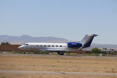 Photo of aircraft N500H operated by Hunt Companies Business Servlces LLC