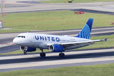 Photo of aircraft N872UA operated by United Airlines