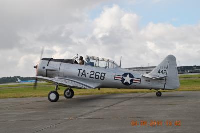 Image of aircraft registration LN-TEX - A T-6 Harvard IIB operated by Ingvild Marie Thoresen