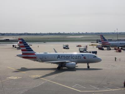 Photo of aircraft N4032T operated by American Airlines