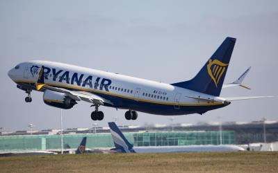 Photo of aircraft EI-IFS operated by Ryanair