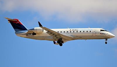 Photo of aircraft N869AS operated by SkyWest Airlines