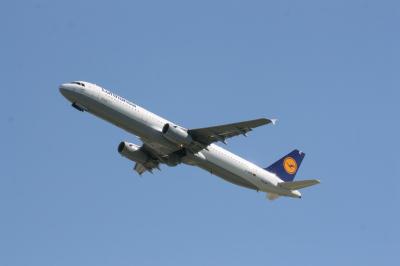 Image of aircraft registration D-AIRE - A A321-131 operated by Lufthansa