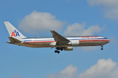 Photo of aircraft N398AN operated by American Airlines