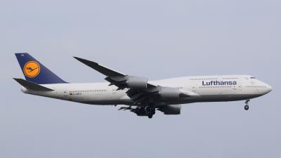 Image of aircraft registration D-ABYS - A 747-830 operated by Lufthansa