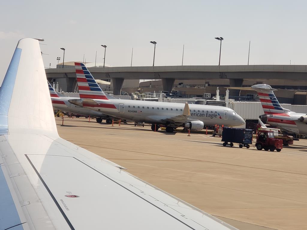 Photo of aircraft N240NN operated by American Eagle