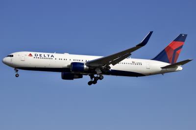Photo of aircraft N198DN operated by Delta Air Lines