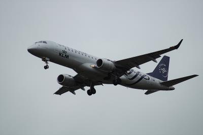 Image of aircraft registration PH-EZX - A ERJ-190-STD (ERJ-190-100) operated by KLM Cityhopper