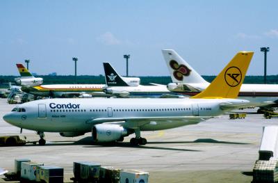 Photo of aircraft D-AICM operated by Condor