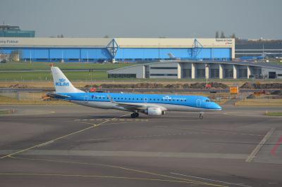 Image of aircraft registration PH-EZA - A ERJ-190STD (ERJ-190-100) operated by KLM Cityhopper