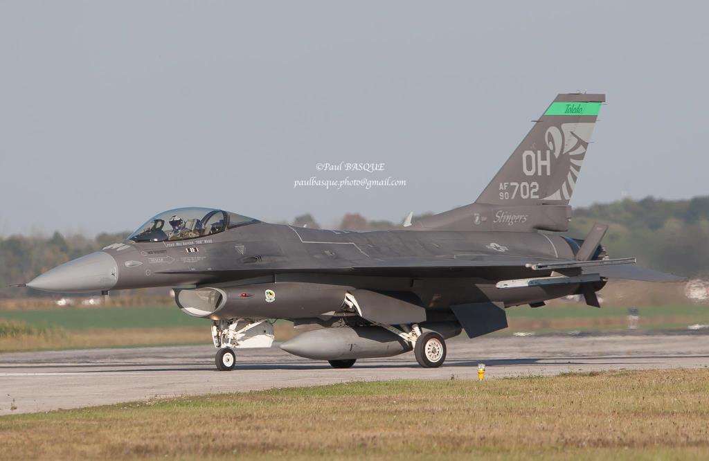 Photo of aircraft 90-0702 operated by United States Air Force