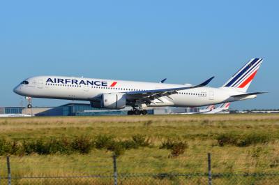 Photo of aircraft F-HTYH operated by Air France