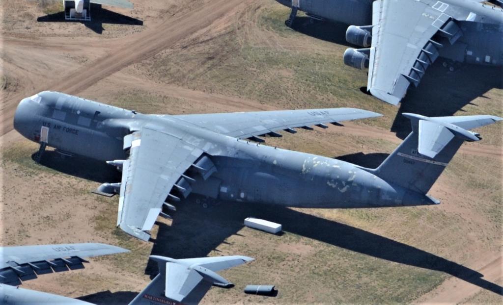 Photo of aircraft 70-0447 operated by United States Air Force