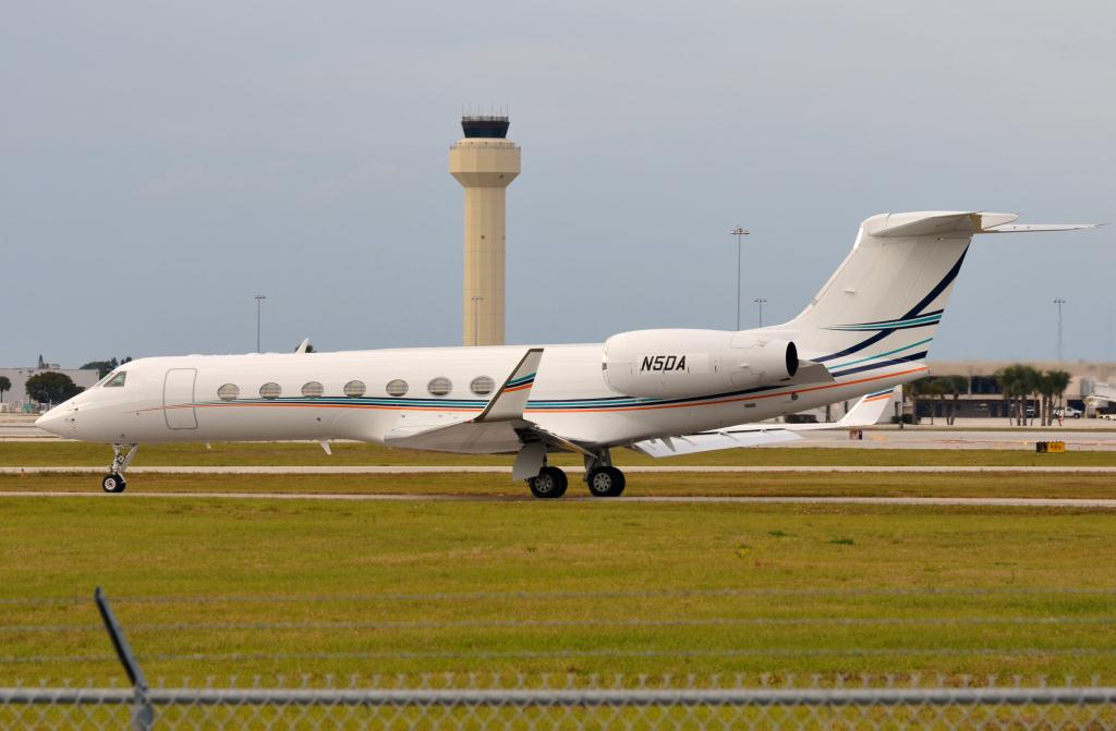 Photo of aircraft N5DA operated by Related Advisory Company LLC