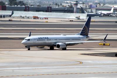 Photo of aircraft N75436 operated by United Airlines