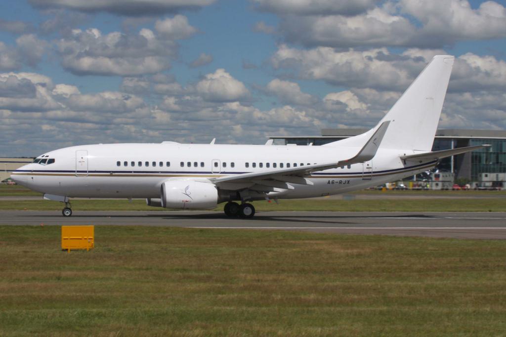 Photo of aircraft A6-RJX operated by Royal Jet