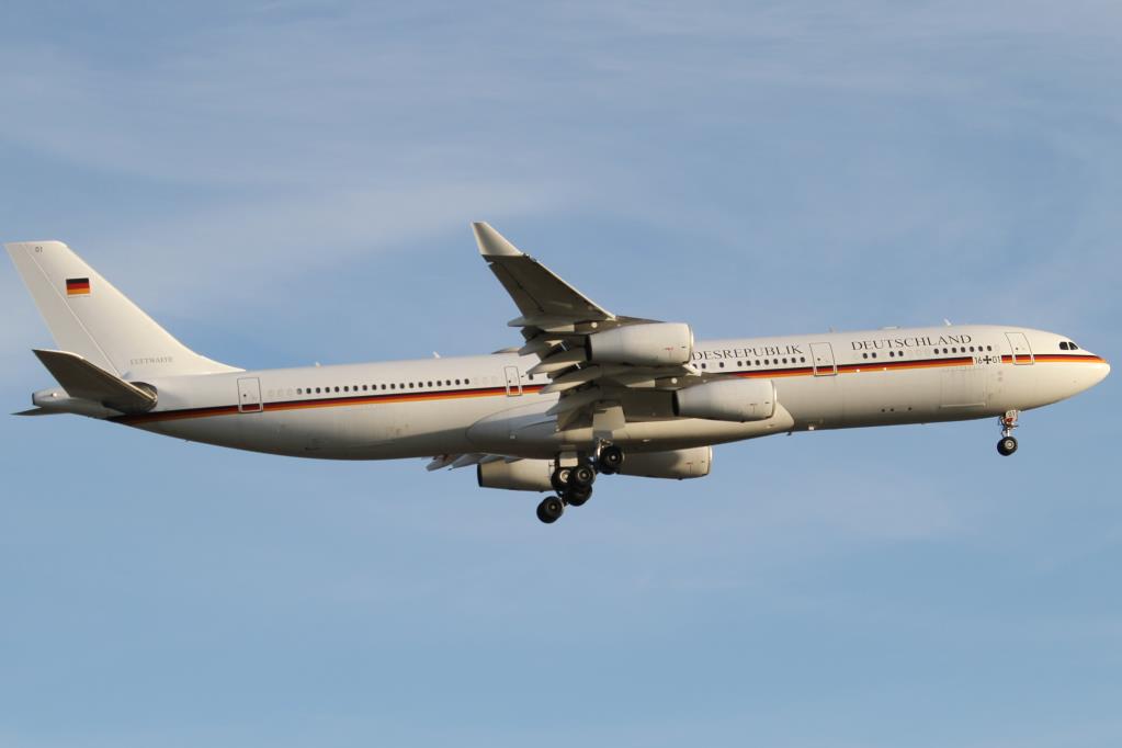 Photo of aircraft 16+01 operated by German Air Force (Luftwaffe)