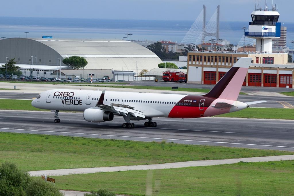 Photo of aircraft D4-CCG operated by TACV Cabo Verde Airlines