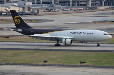 Photo of aircraft N154UP operated by United Parcel Service (UPS)