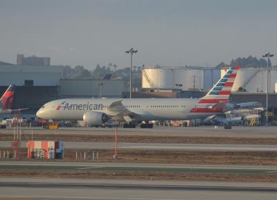 Photo of aircraft N833AA operated by American Airlines